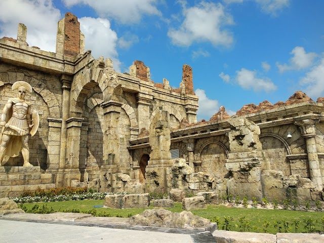 Hon Thom Departure Terminal